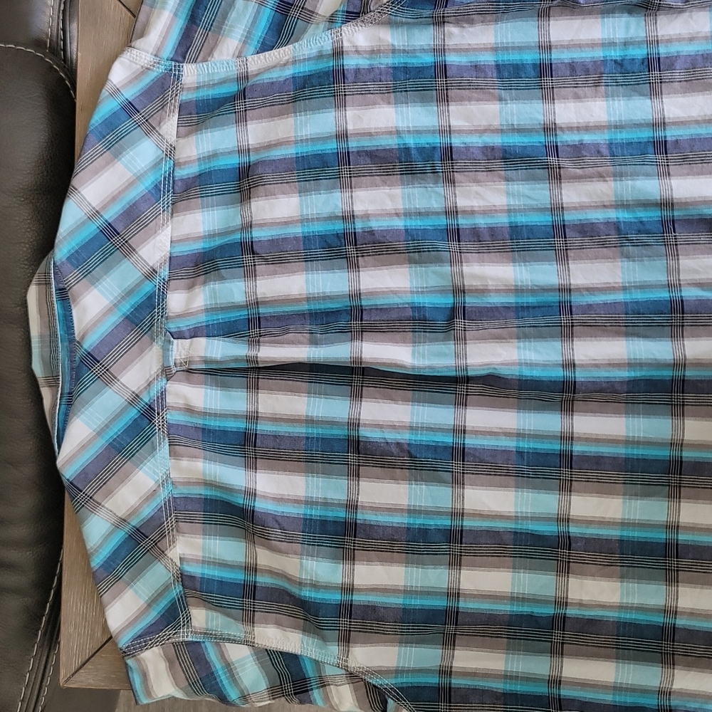 S/S Button-Up - Picture 3 of 3